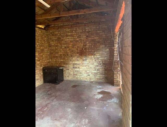 2 BEDROOM HOUSE FOR SALE IN THERESAPARK